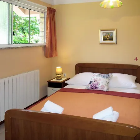 Catarina-2 By Interhome *